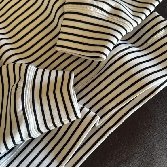 YPB Abercrombie Crewneck Sweatshirt - Picture 3 of 3